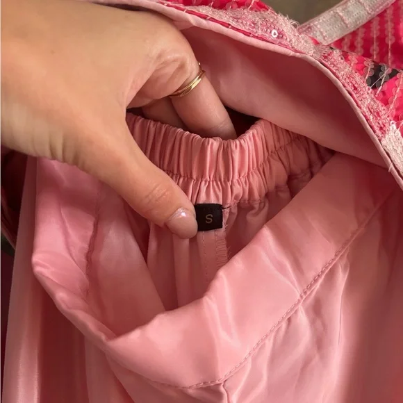 Floral Pink Women's Crepe Silk Kurta Set - Picture 8 of 9